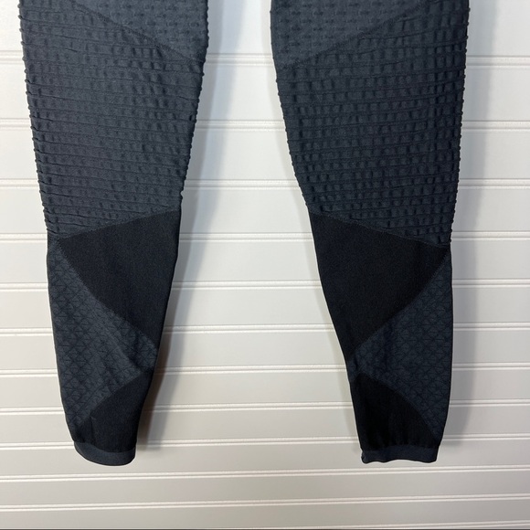 SPANX Look at Me Now Seamless Moto Leggings INDIGO SKY Size Small - Picture 7 of 10